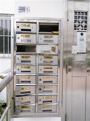 居民小區(qū)信報(bào)箱損壞嚴(yán)重，誰(shuí)來(lái)管？